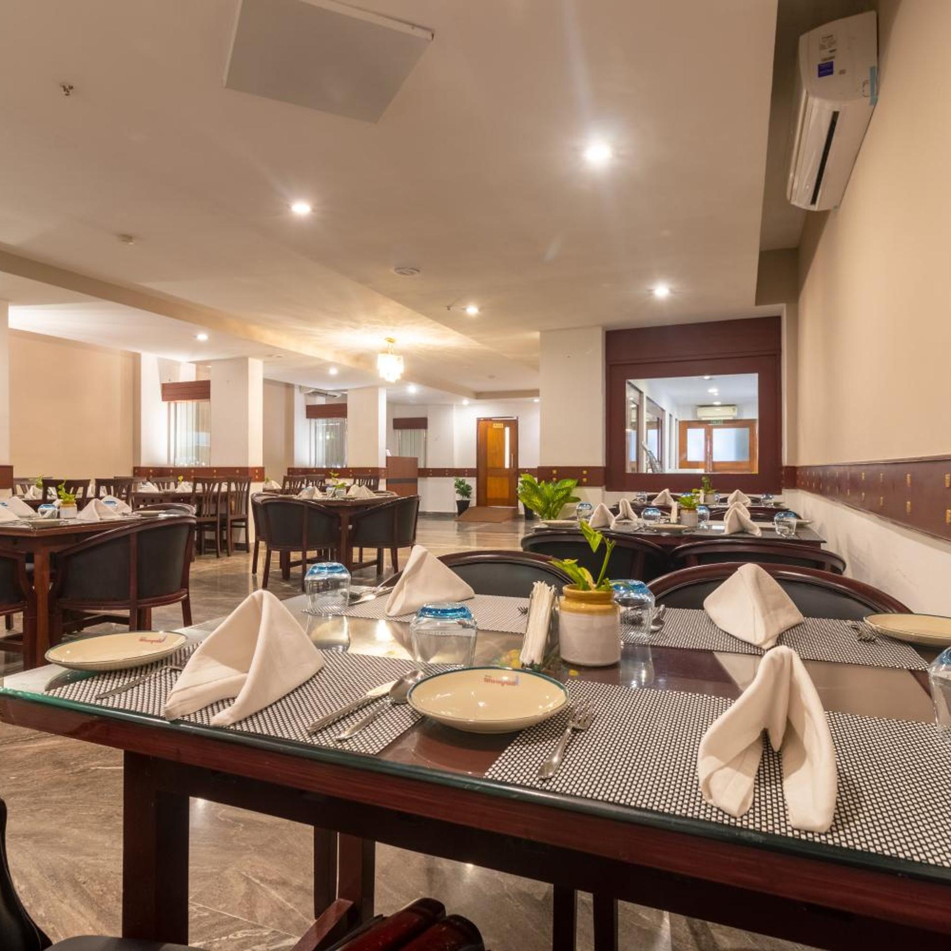 Zip By Spree Hotels Mangala Towers 40/48