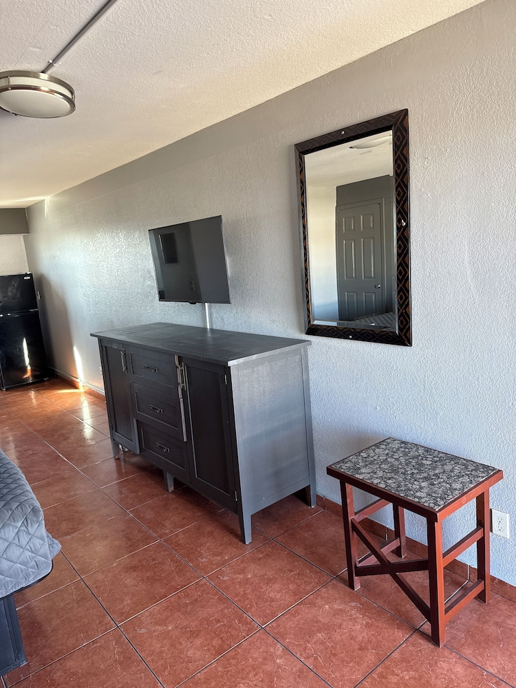 Rawls Motel Near Phoenix Airport 29/50