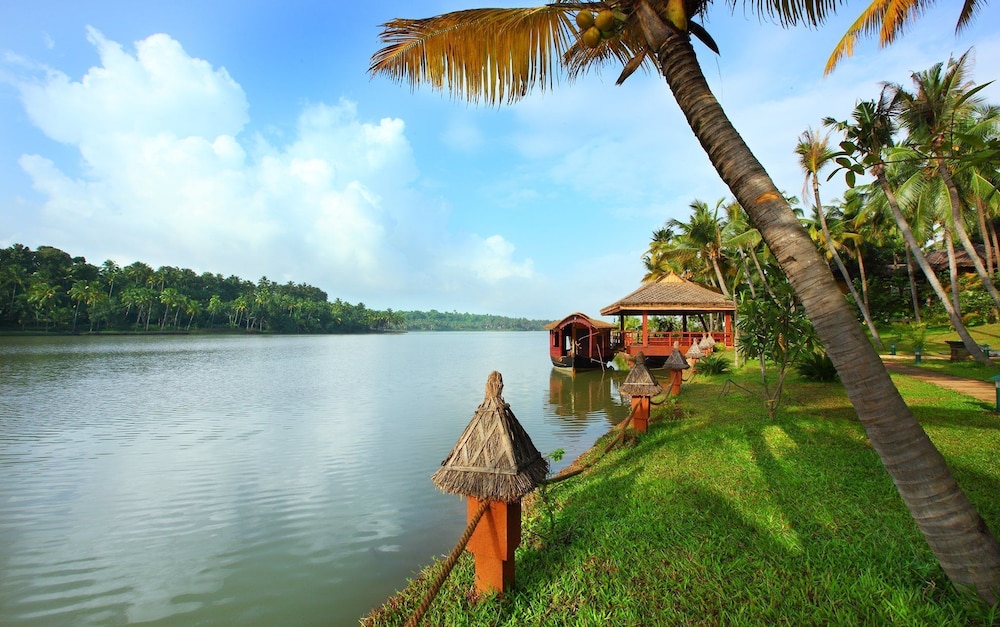 Fragrant Nature Backwater Resort & Ayurveda Spa 43/50