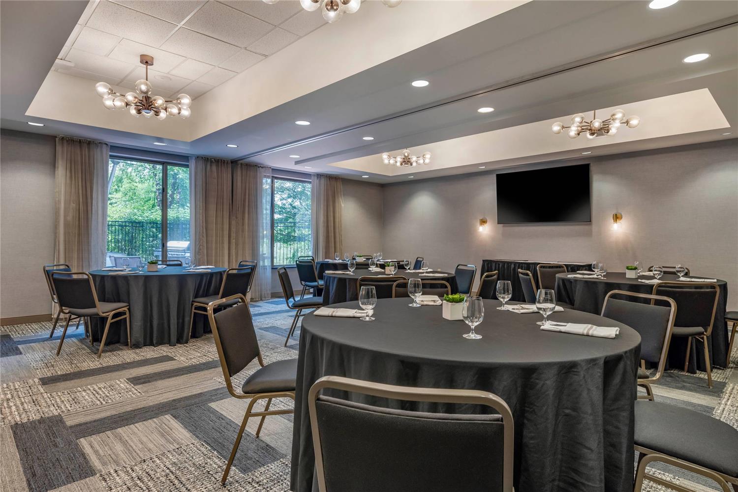 Cambria Hotel Madison East 35/41
