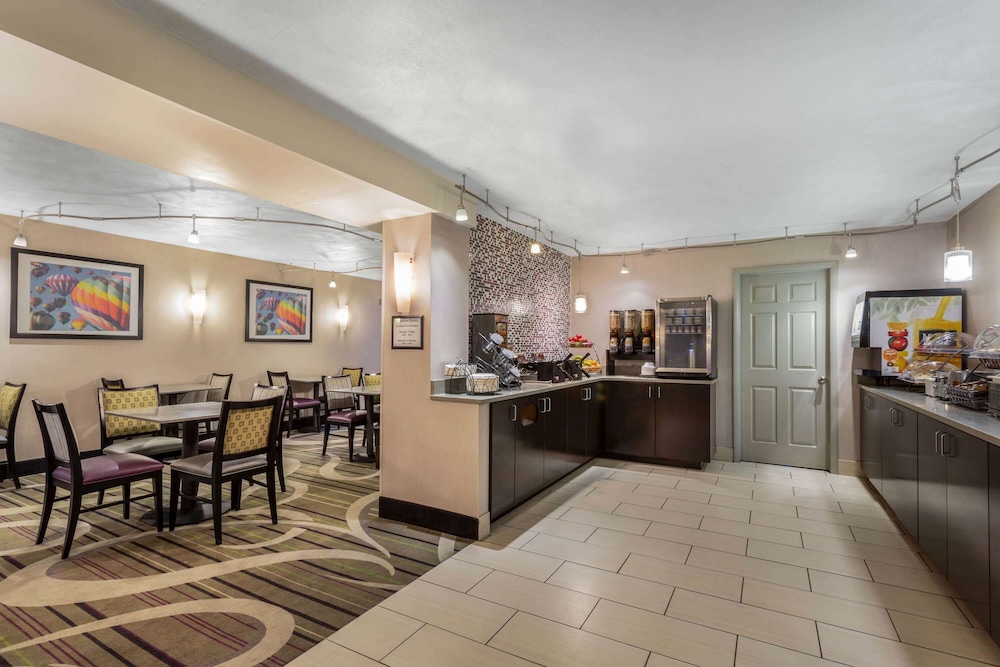 La Quinta Inn By Wyndham Binghamton Johnson City 52/59