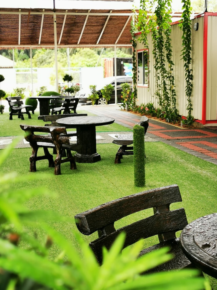 TT Dorf Hotel (Taiping) 50/50