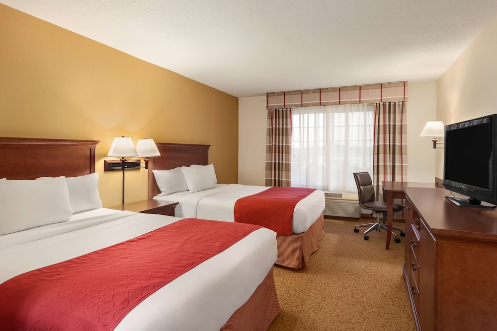 Country Inn & Suites By Radisson, Ames, IA 6/25