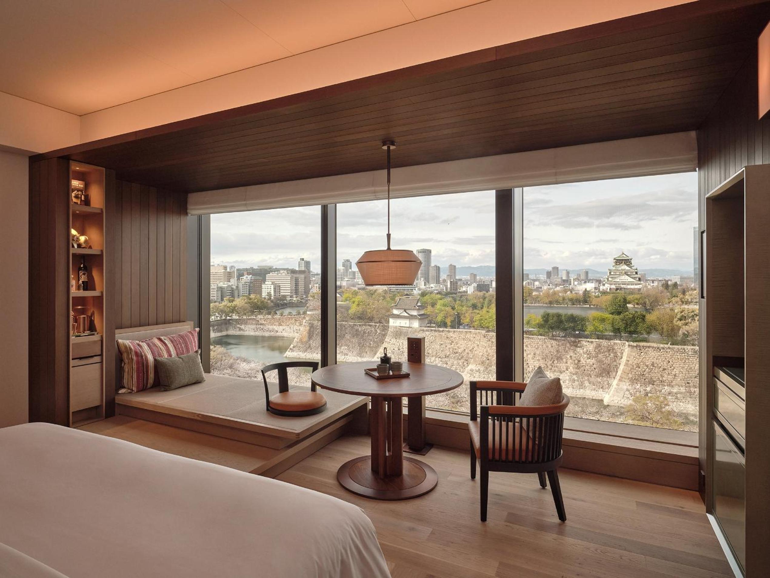 Deluxe, 2 Double Beds, Oak Castle View