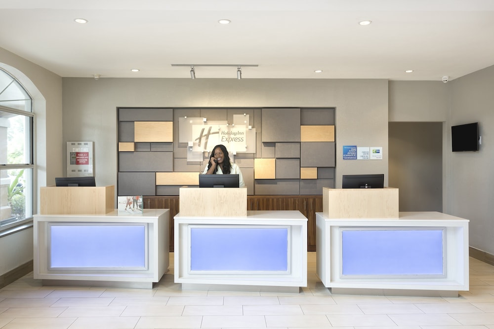 Holiday Inn Express & Suites S Lake Buena Vista, an IHG Hotel 23/66