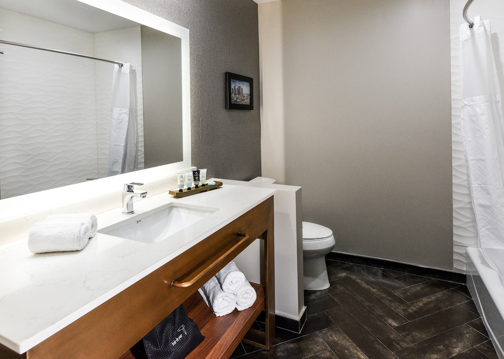 Hollywood Inn Suites Hotel 26/54
