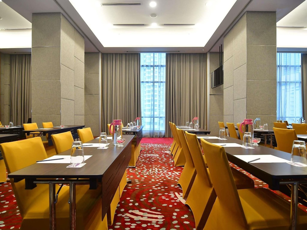 Mercure Kuala Lumpur Shaw Parade 54/69