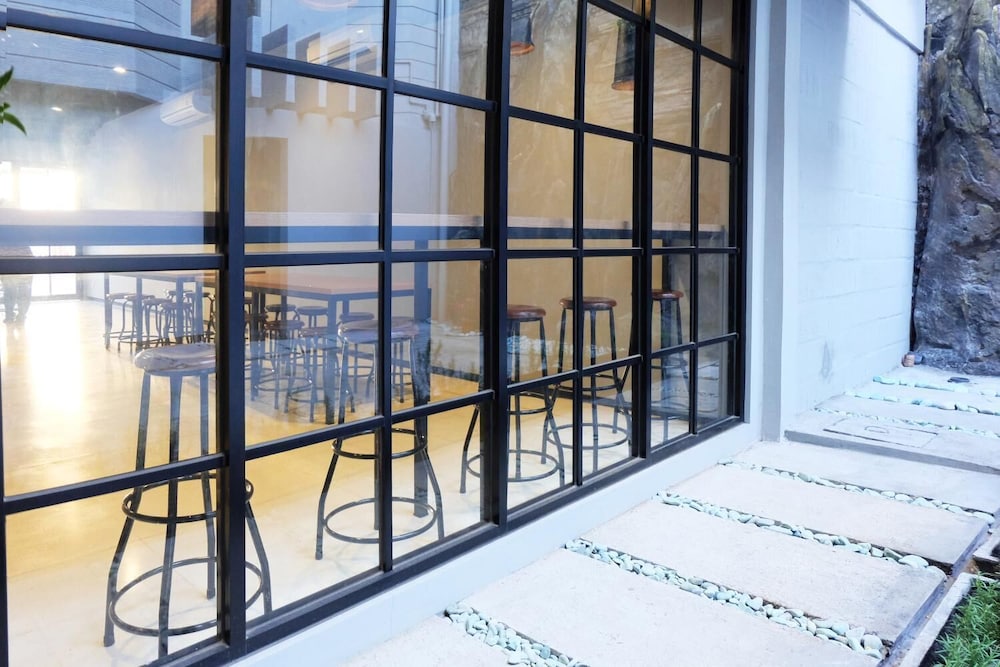 Livinn Hostel City Center Surabaya 12/21