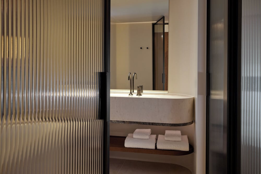 Collection, Premium, Junior Suite, King Bed, Sofa, Private Pool، Daios Cove 3/3