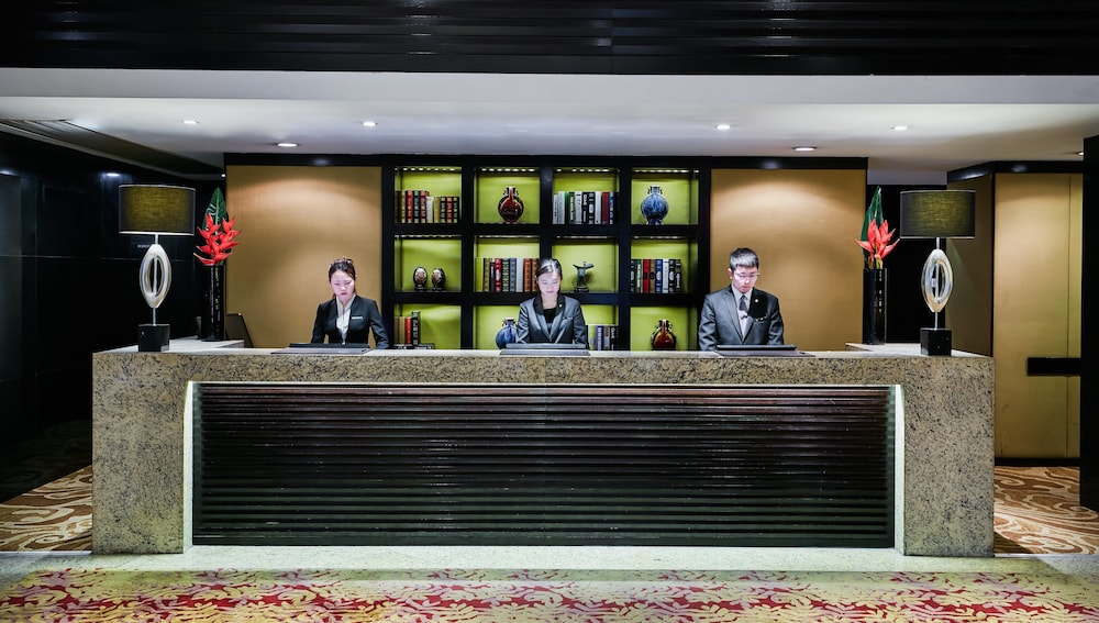 Intercontinental Shanghai Pudong 8/78