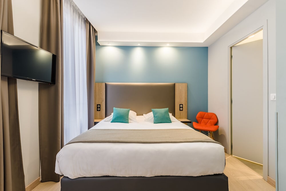 Grand Hotel Clichy 15/61