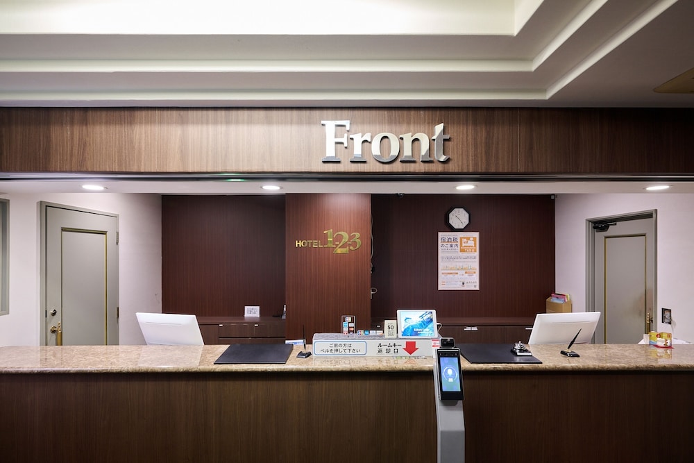 Hotel 1 2 3 Kokura 11/68