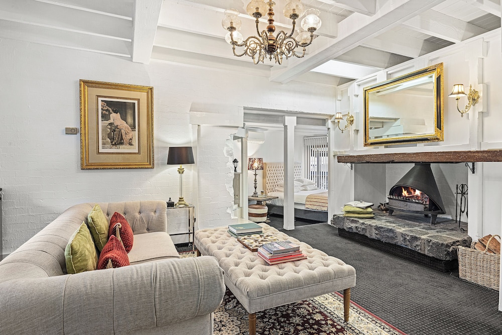 THE LOFT IN THE MILL BOUTIQUE ACCOMMODATION 35/55