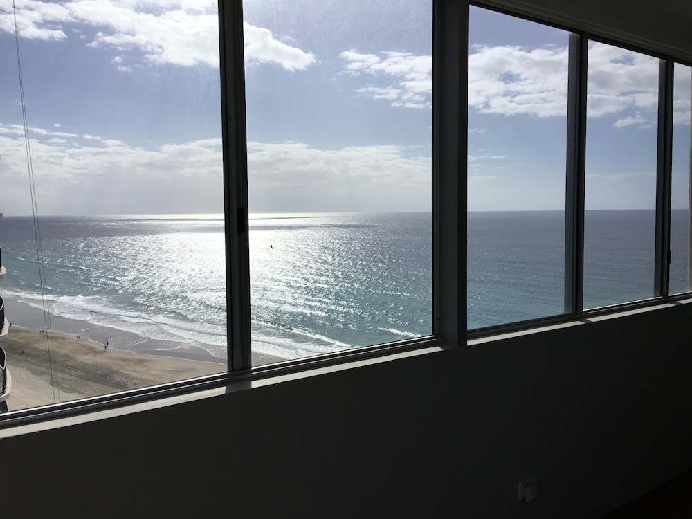 The Penthouses 23/27