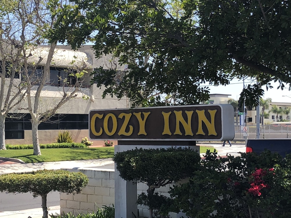 Cozy Inn Costa Mesa 16/21