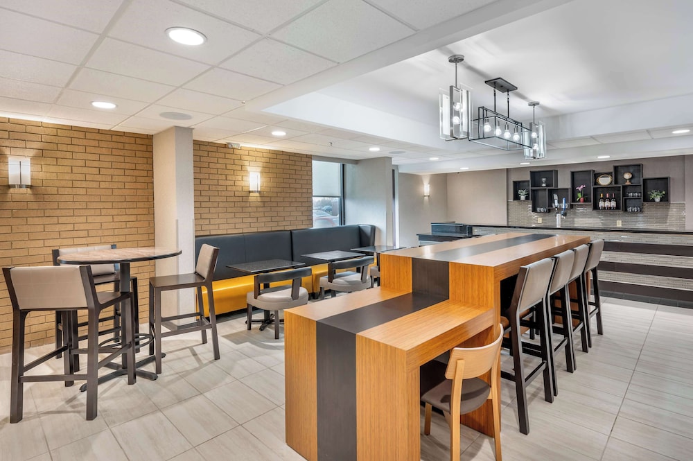 Drury Inn and Suites Champaign 34/50