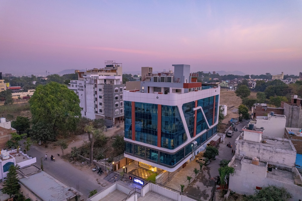 Pax Grand Blue Udaipur photo4