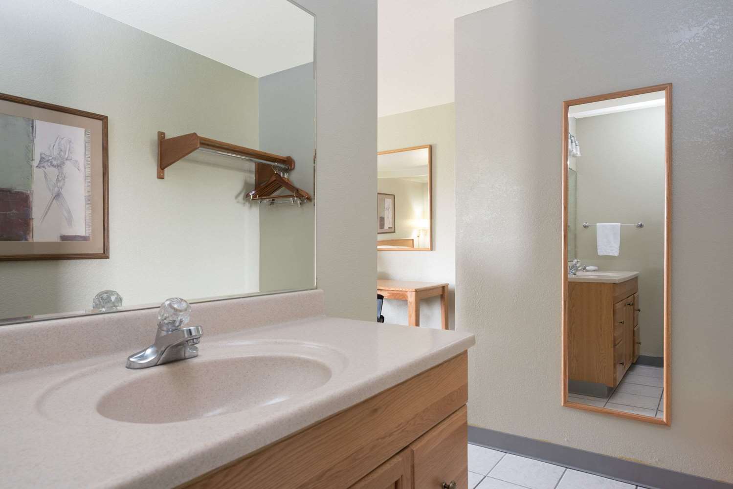 Super 8 by Wyndham Billings MT 47/52