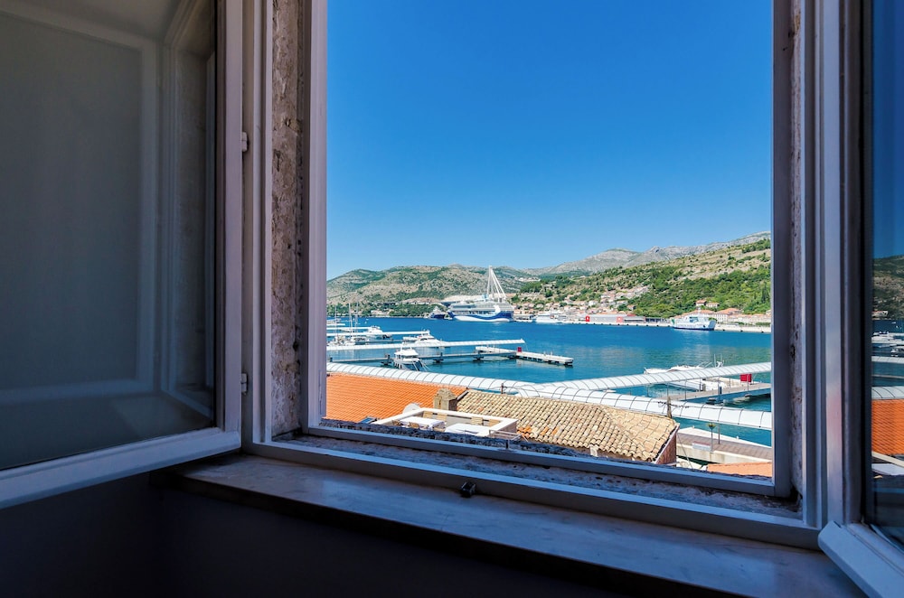 ORKA APARTMENTS 35/75