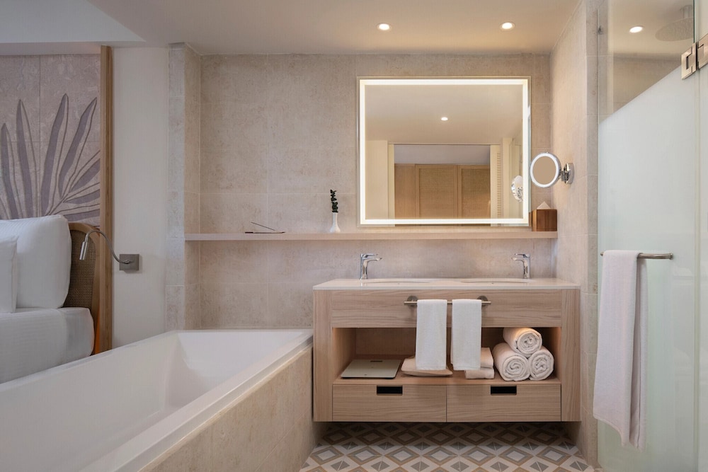 Junior Suite, King Bed, Tropical View، Dreams Playa Esmeralda Resort & Spa 3/5