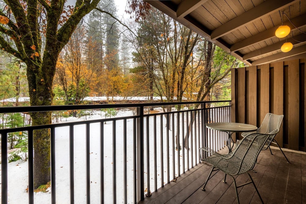 Yosemite Valley Lodge 14/32