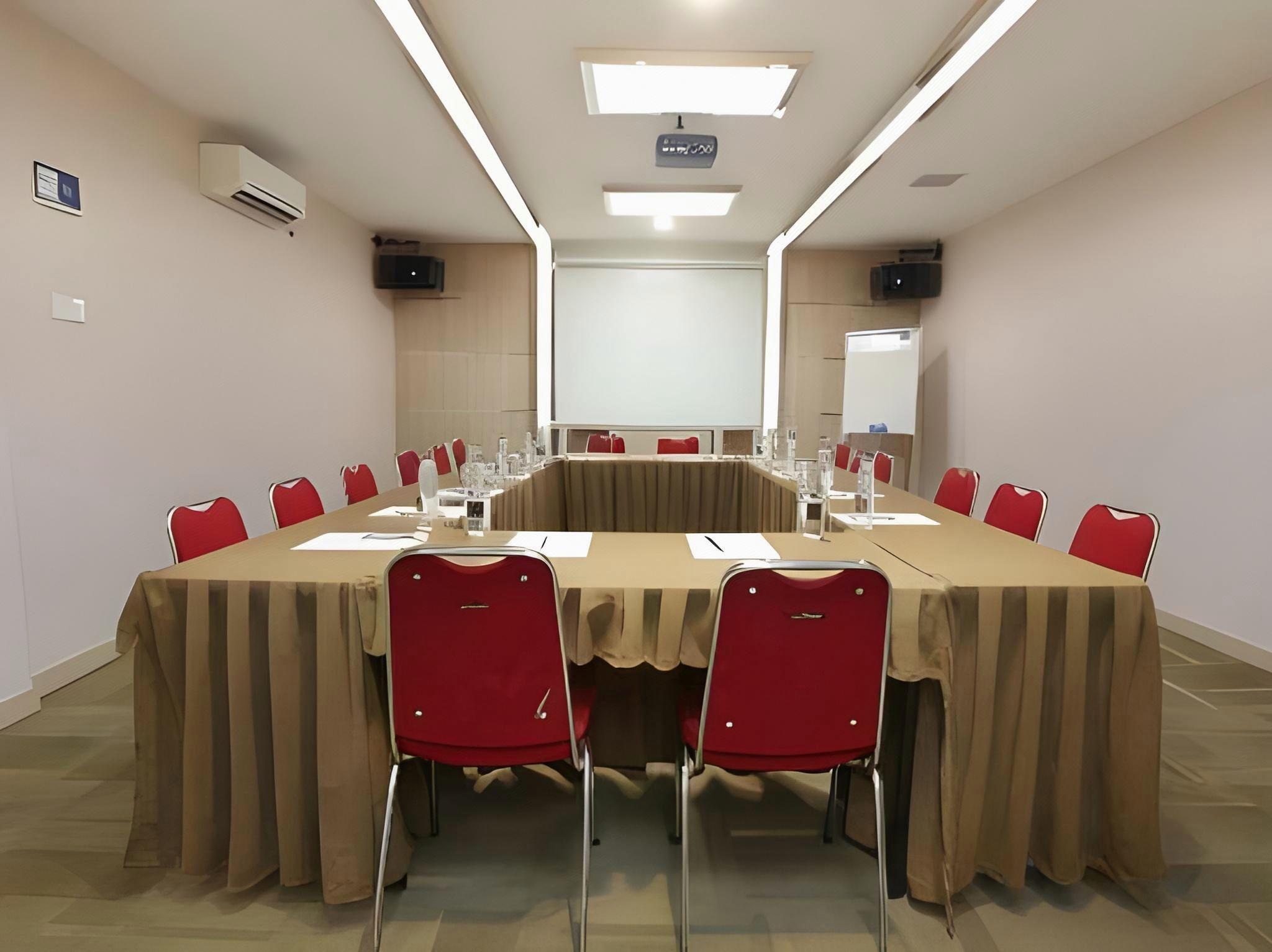 Lovina Inn Batam Center 36/49