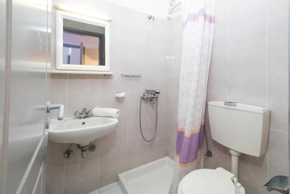 Nikos BnB Rooms 49/50
