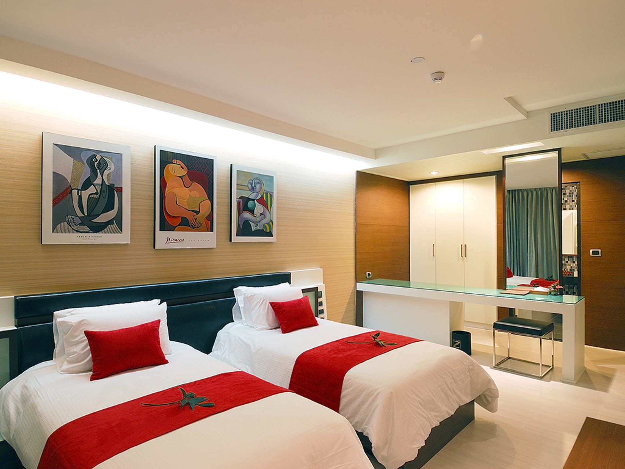 2 Bedrooms, Royal, Suite, Ocean Front