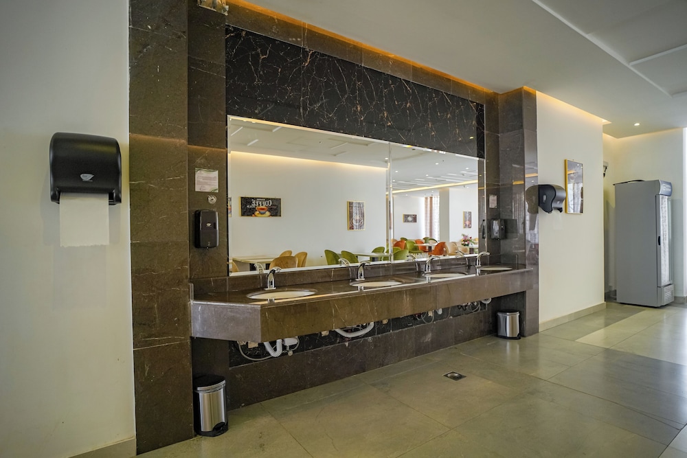 فندق إعمار ليجند(Emaar Legend Hotel) 4/23