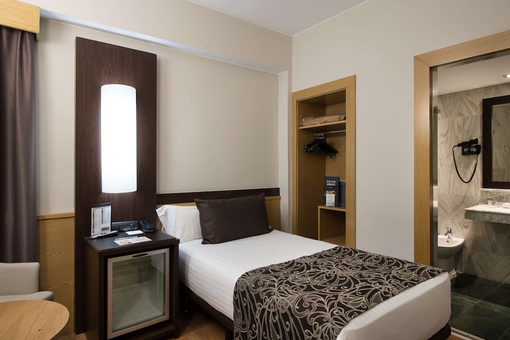 Catalonia Atenas Hotel 11/71