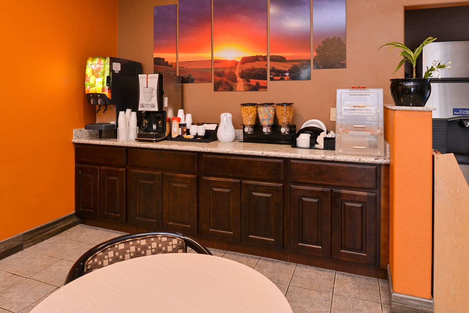 Americas Best Value Inn & Suites Madera 4/10