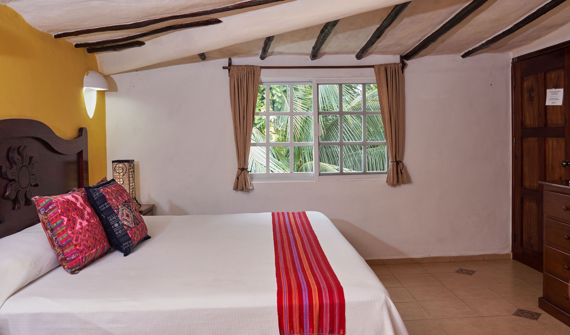 PENTHOUSE, QUEEN BED