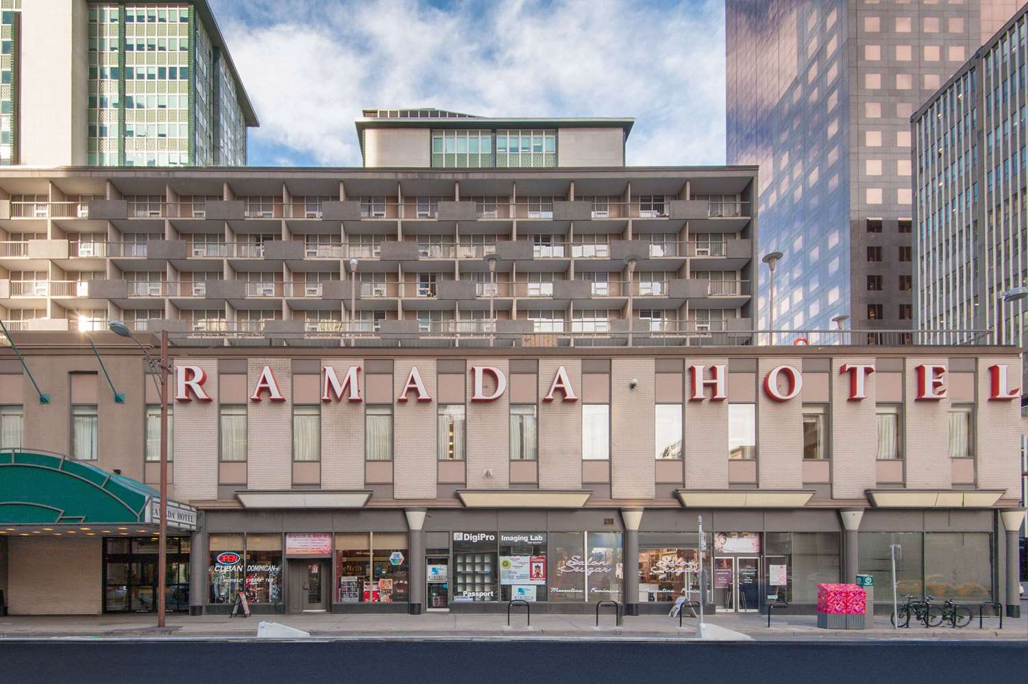 Ramada Plaza By Wyndham Calgary Downtown 2/65