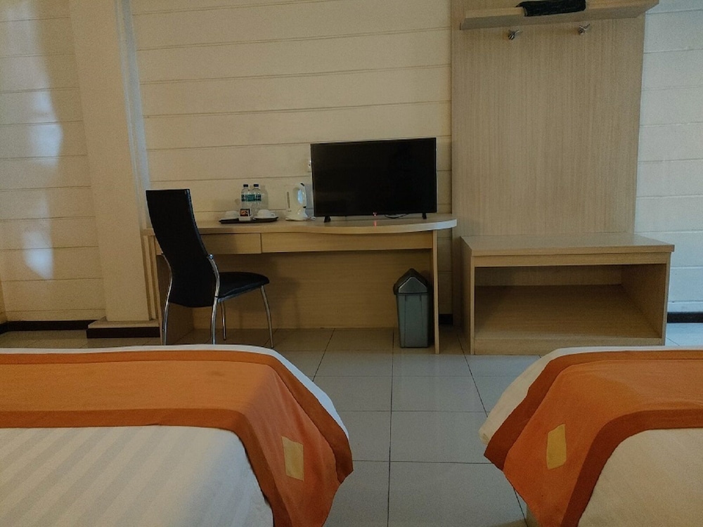 Hotel Mega Lestari 22/25