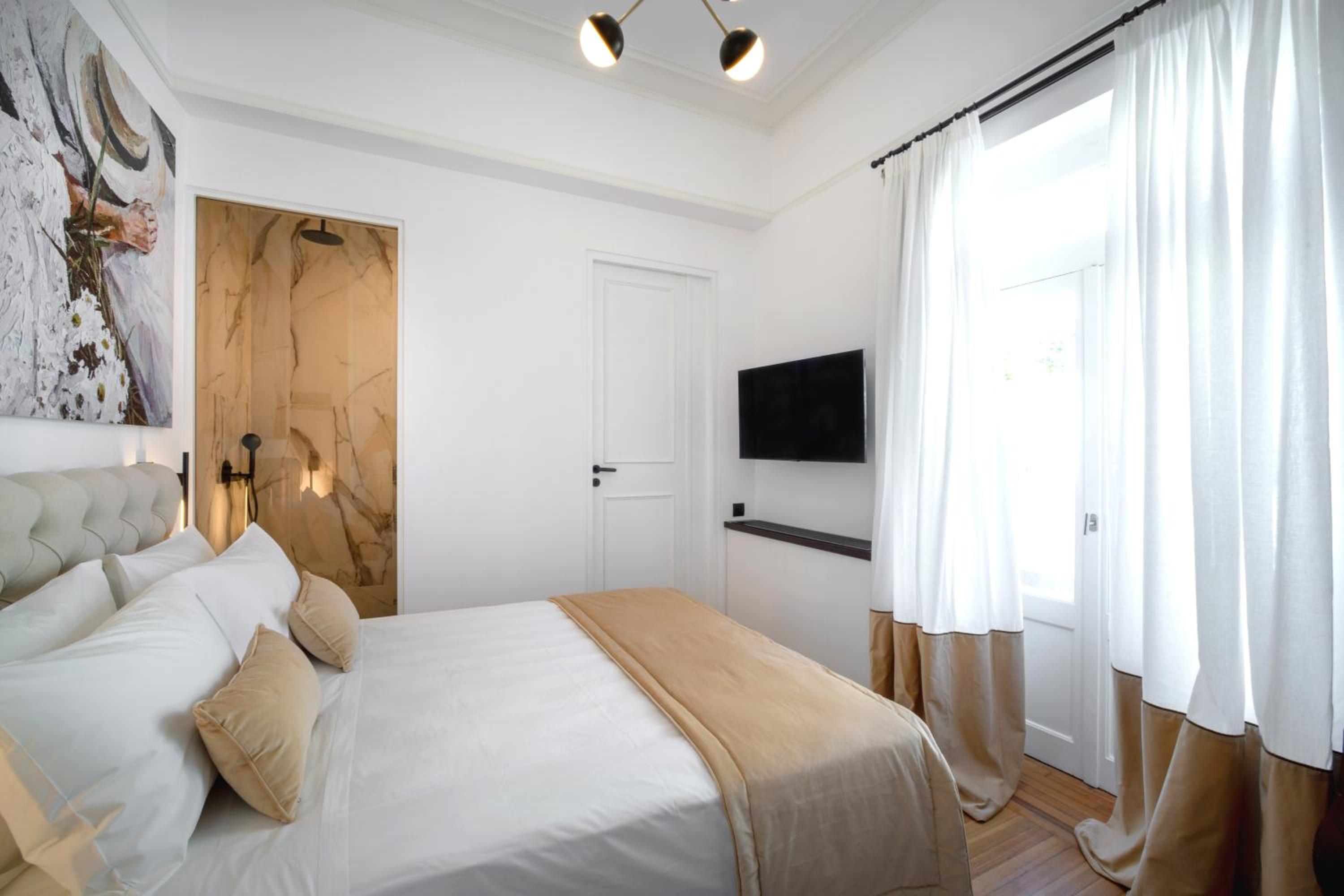 SUPERIOR, DOUBLE BED, LYCABETTUS VIEW