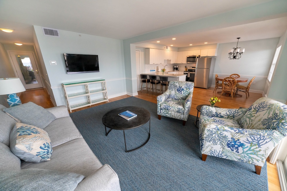 Sandpiper Beach Club 28/50