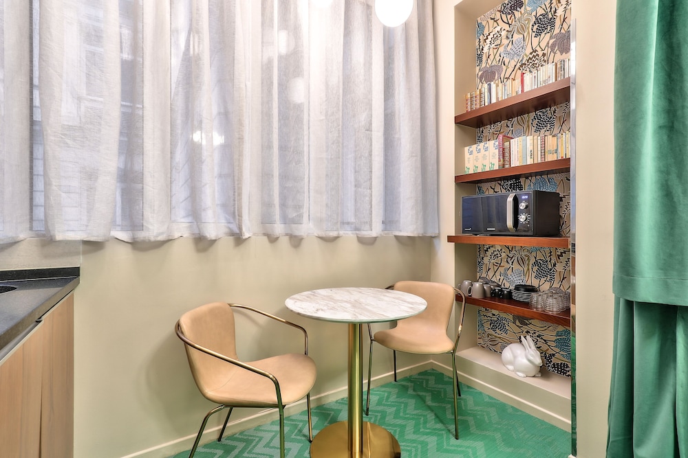 Hotel 33 Marbeuf 38/50