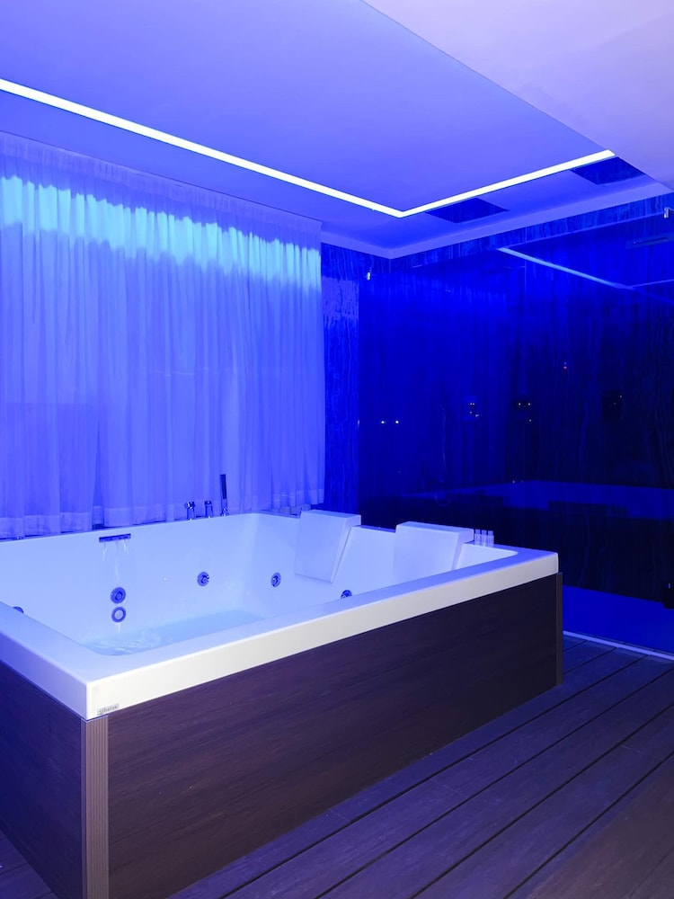 HOTEL MASANIELLO LUXURY 41/41
