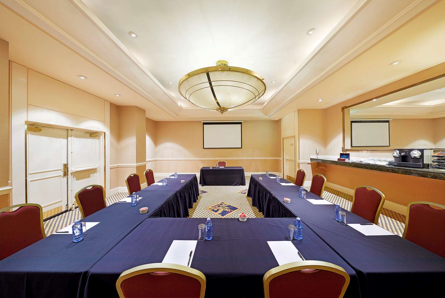 Stamford Plaza Sydney Airport, WorldHotels Elite 49/58