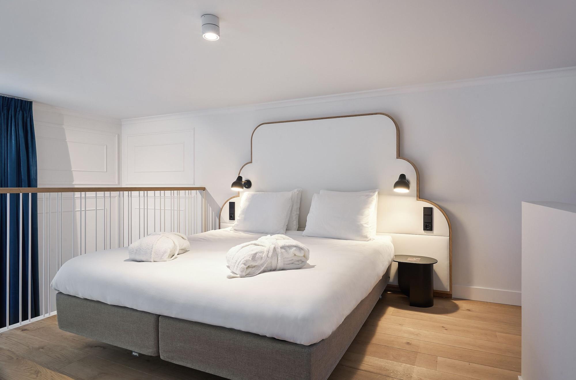 Heavenly, White, Suite