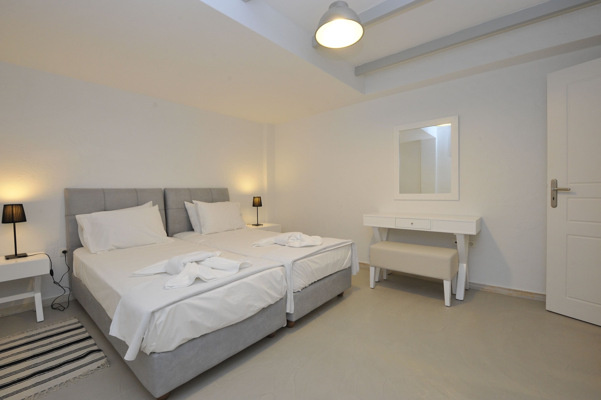GRAND, 6 BEDROOMS, VILLA