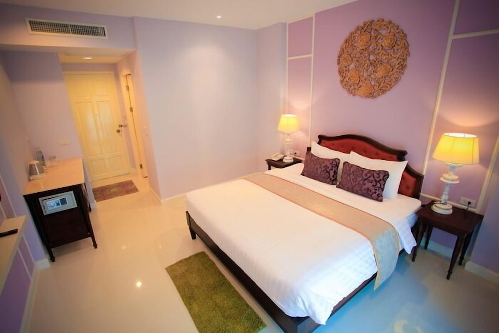 DELUXE, SINGLE BED