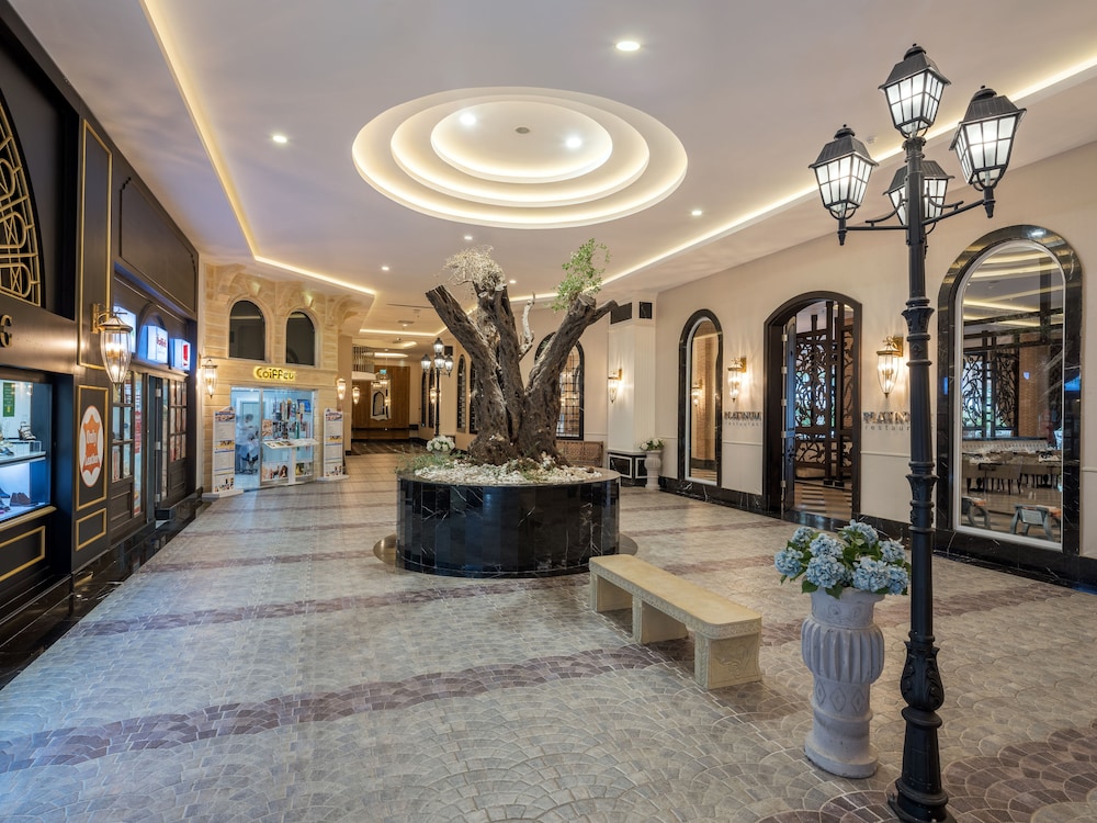 Rubi Platinum Spa Resort and Suites 12/72
