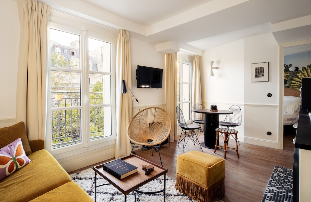 My Maison In Paris - Louvre 28/50