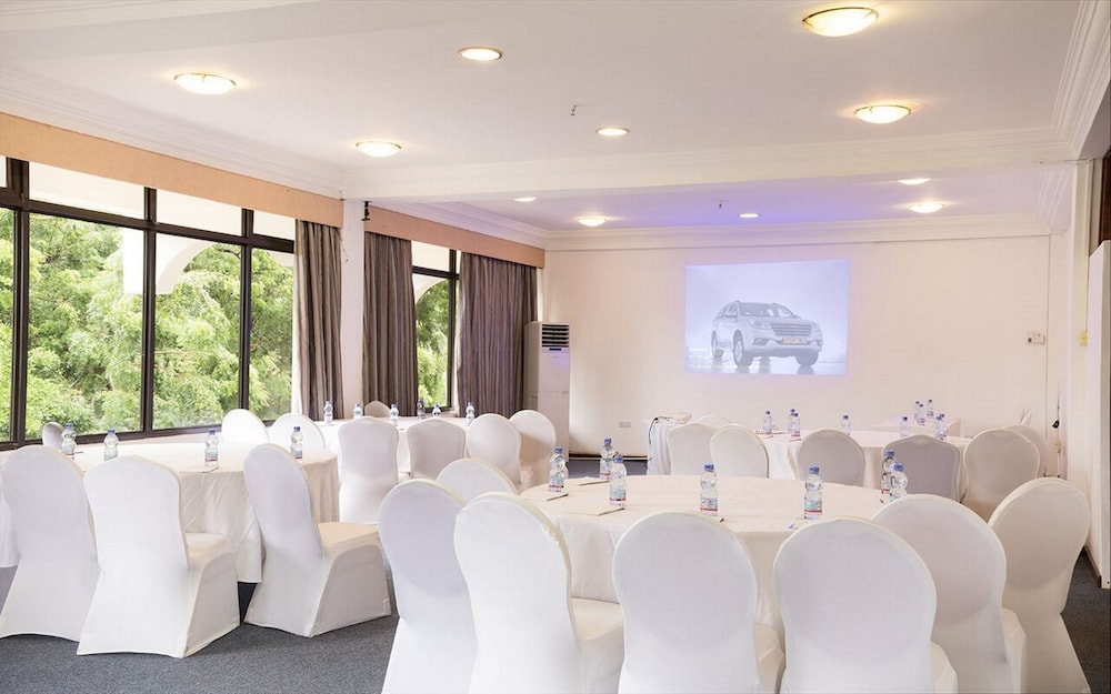 Golden Tulip Dar Es Salaam 59/71