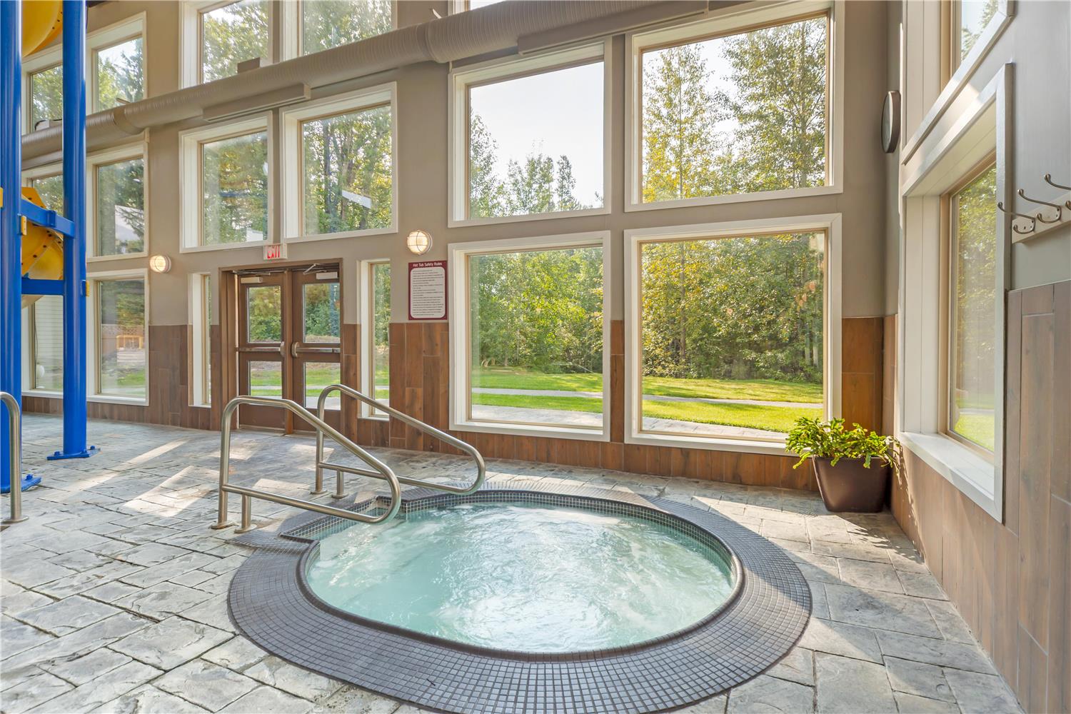 Best Western Plus Valemount Inn & Suites 28/65