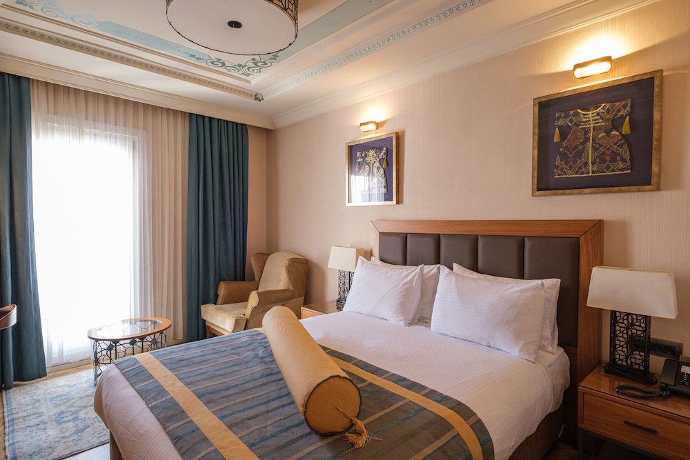 غرفة سوبيريور بسرير كوين، Golden Age Hotel Taksim 6/10