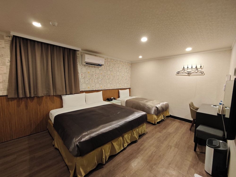 XIMEN HOTEL 45/70