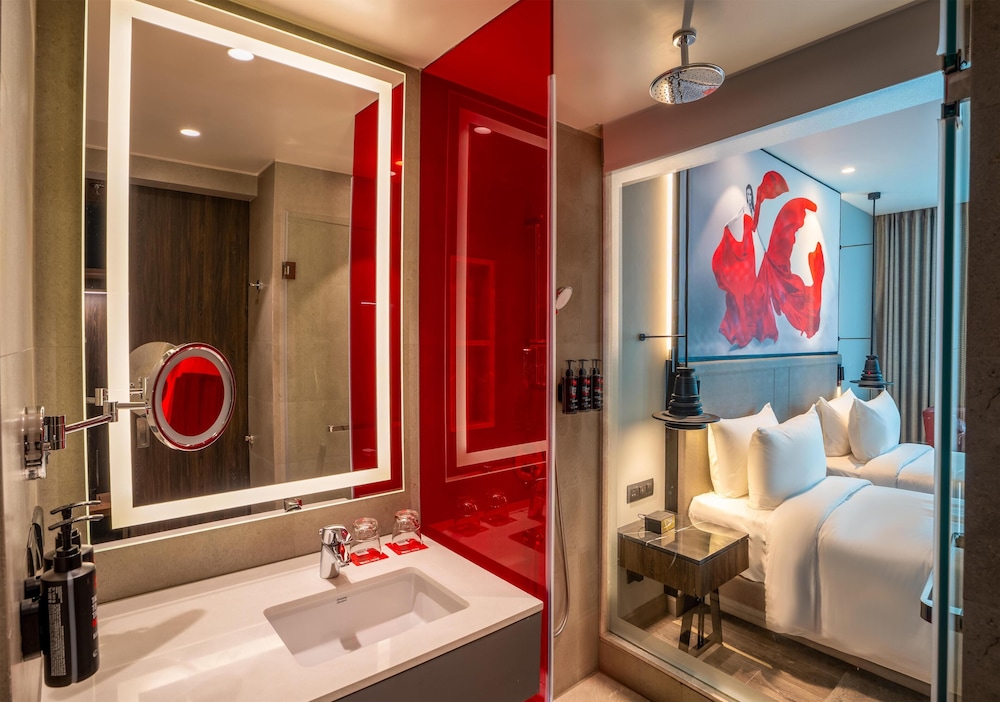Radisson RED Indore 20/22