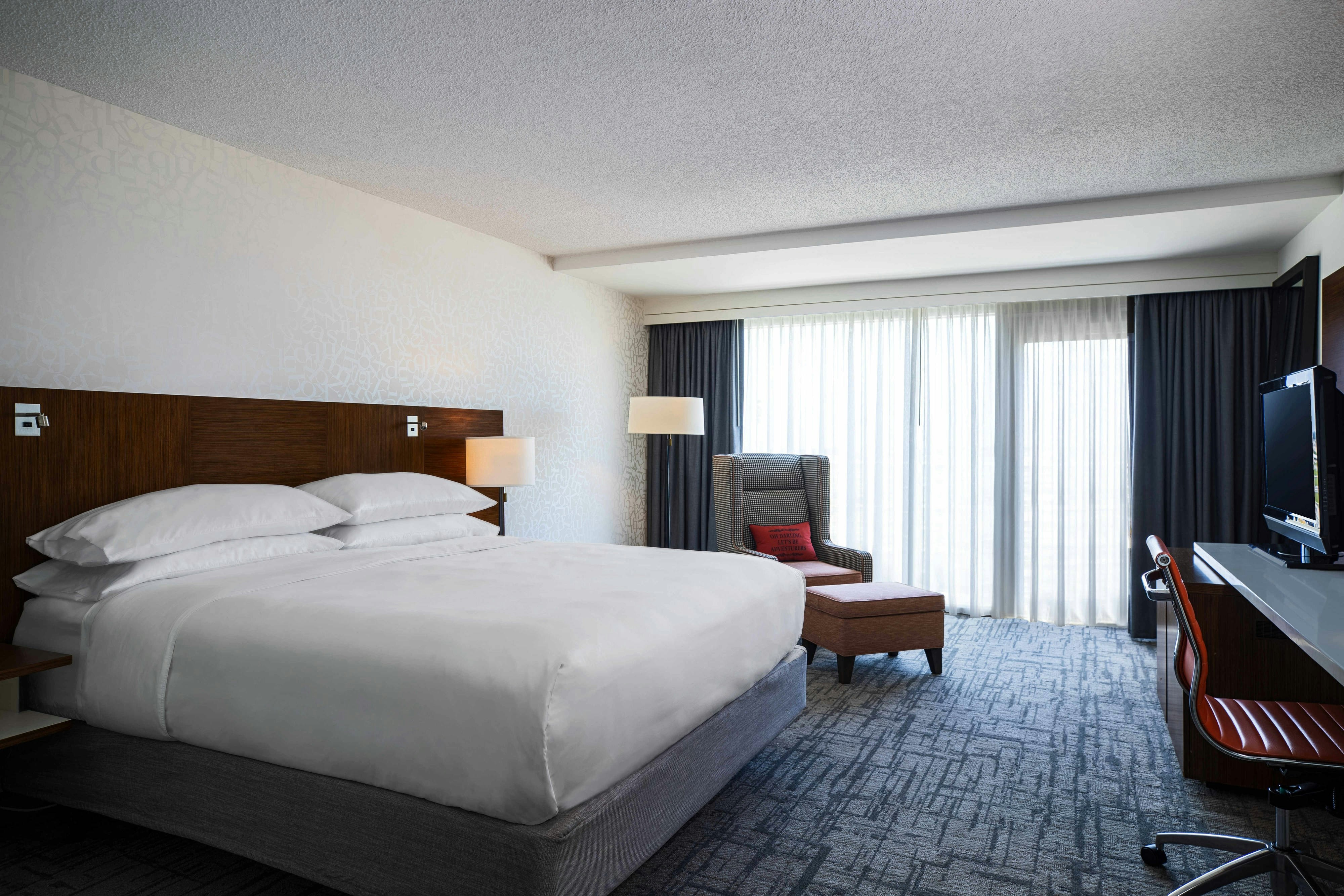 Room at Renaissance Concourse Atlanta Airport, ATLANTA - GA